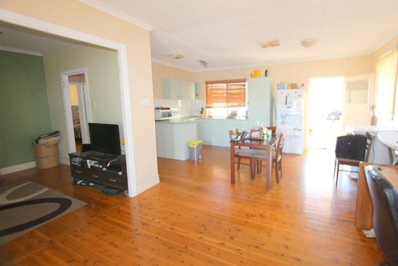 24 Hunter Street, CHARLEVILLE QLD 4470, Charleville - Thumbnail 3