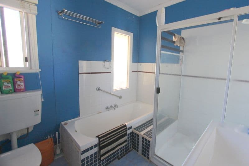 24 Hunter Street, CHARLEVILLE QLD 4470, Charleville - Thumbnail 4