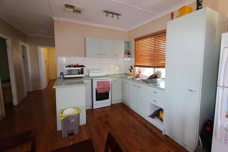 24 Hunter Street, CHARLEVILLE QLD 4470, Charleville - Thumbnail 5