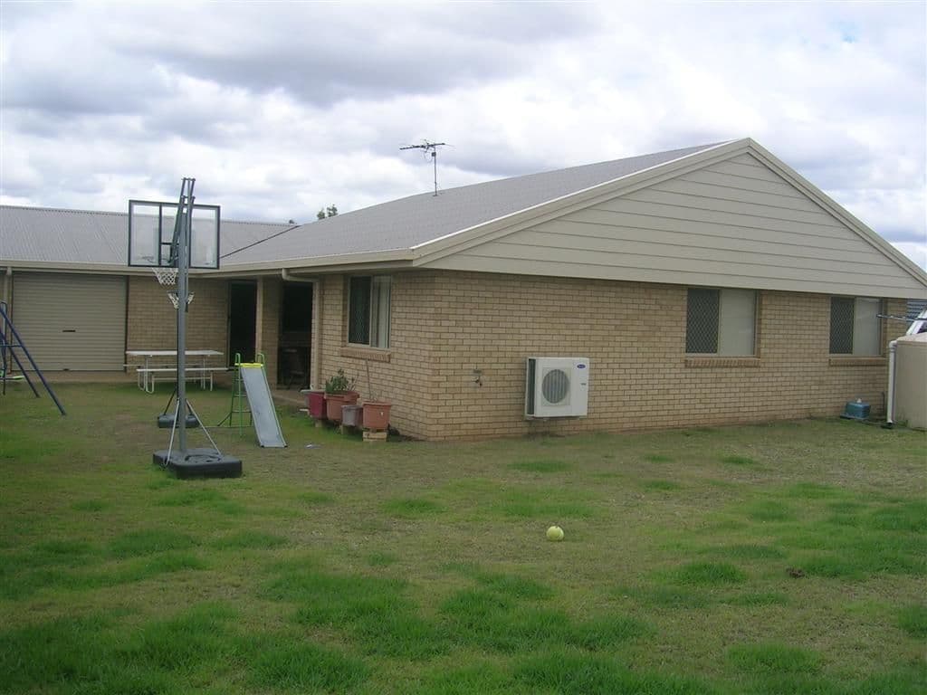 16 Jamie Crescent, GRACEMERE QLD 4702, Gracemere - Thumbnail 2