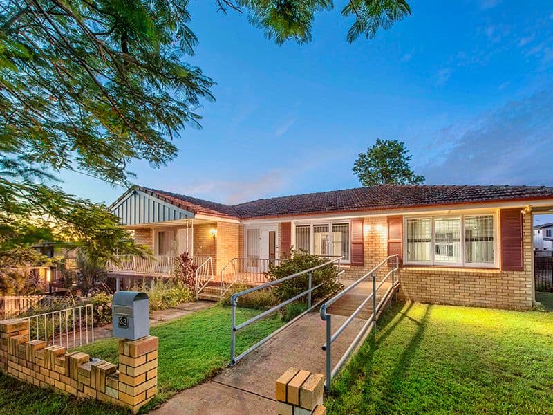 33 Brodie Street, Holland Park West QLD 4121, Holland Park West - Thumbnail 2