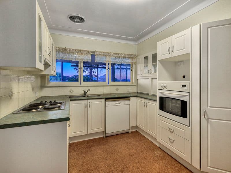 33 Brodie Street, Holland Park West QLD 4121, Holland Park West - Thumbnail 6