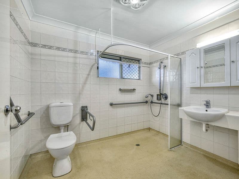 33 Brodie Street, Holland Park West QLD 4121, Holland Park West - Thumbnail 7