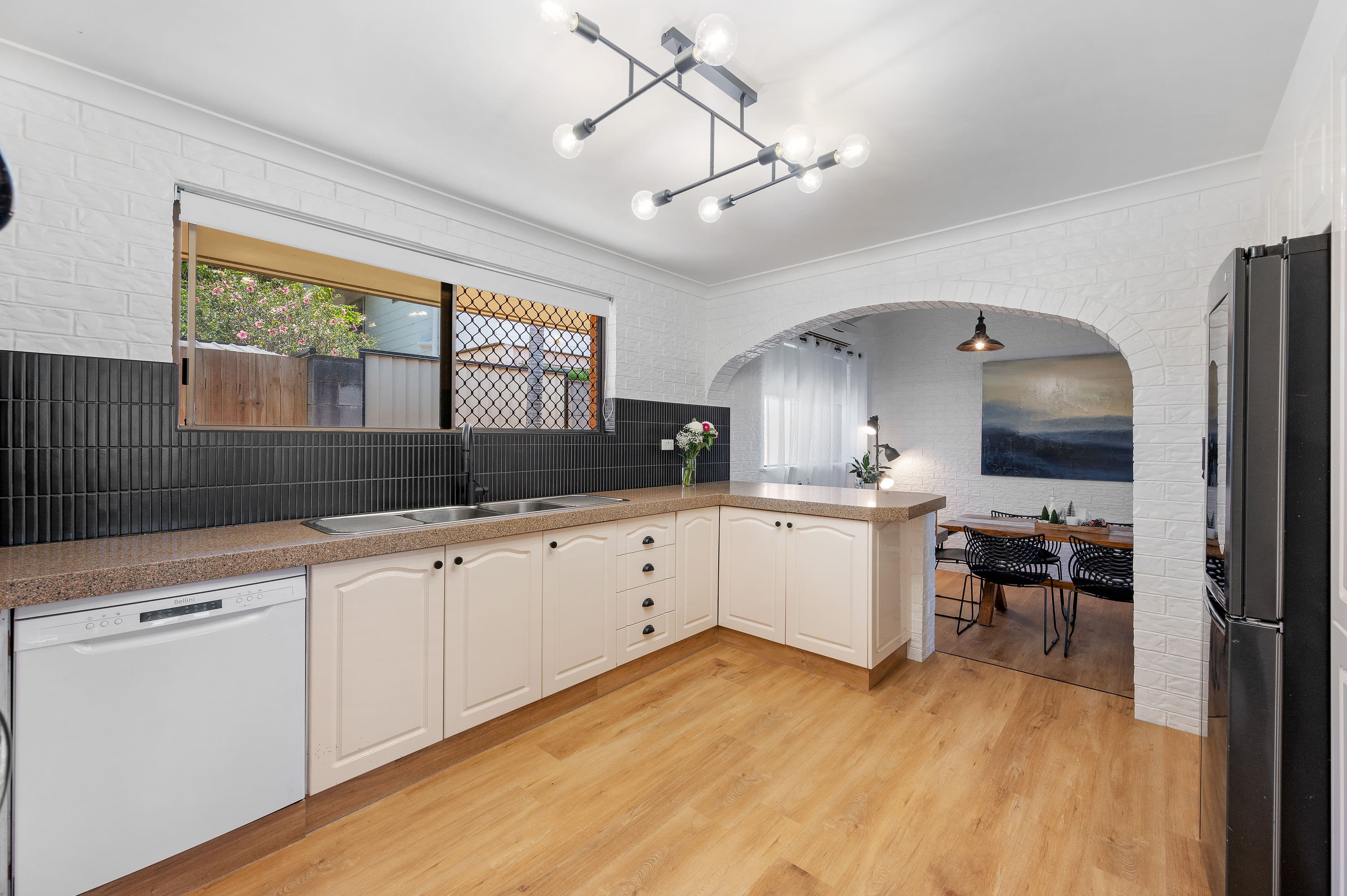 4 Wodonga Street, Clinton QLD 4680, Clinton - Thumbnail 3