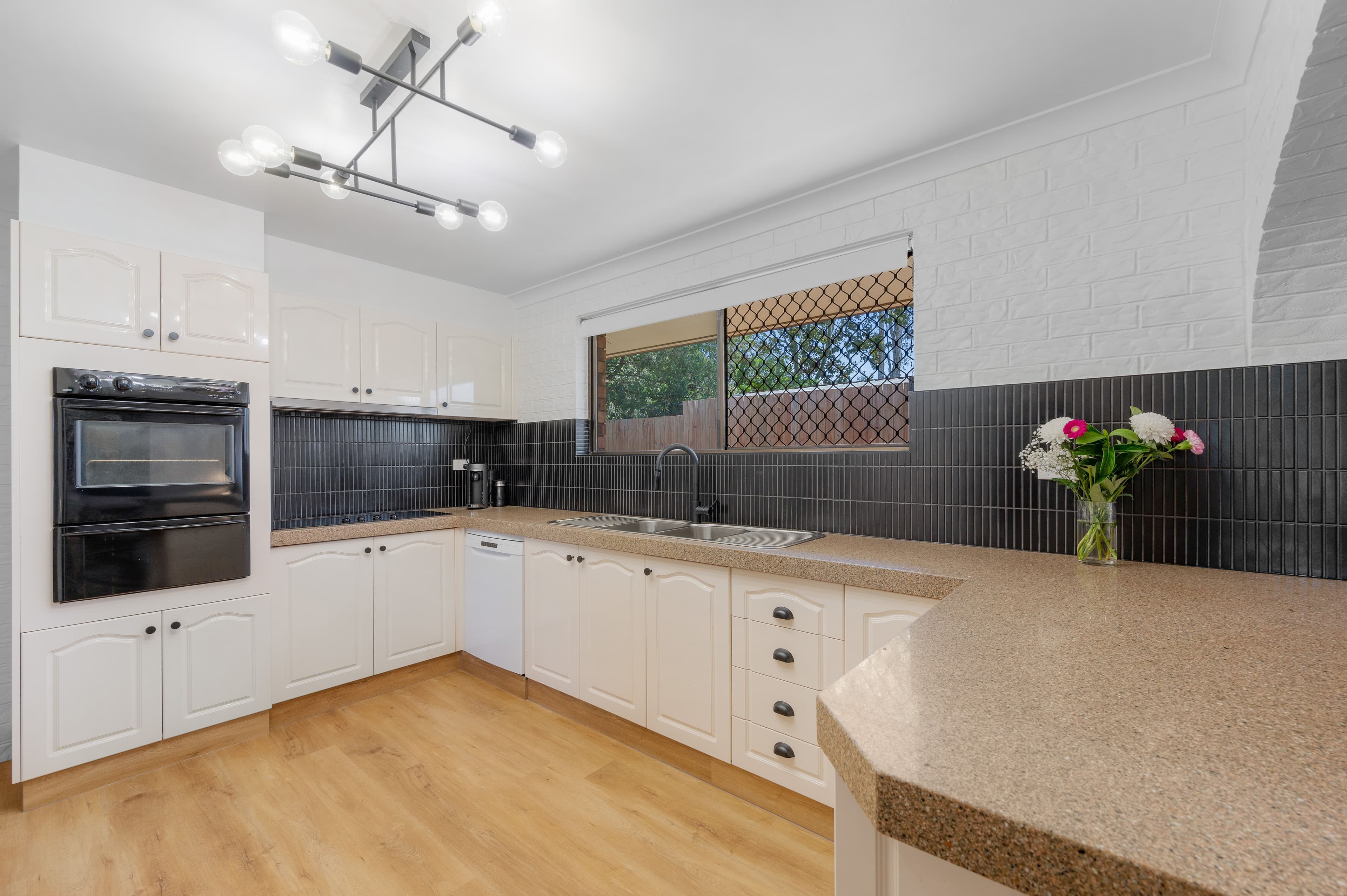 4 Wodonga Street, Clinton QLD 4680, Clinton - Thumbnail 4