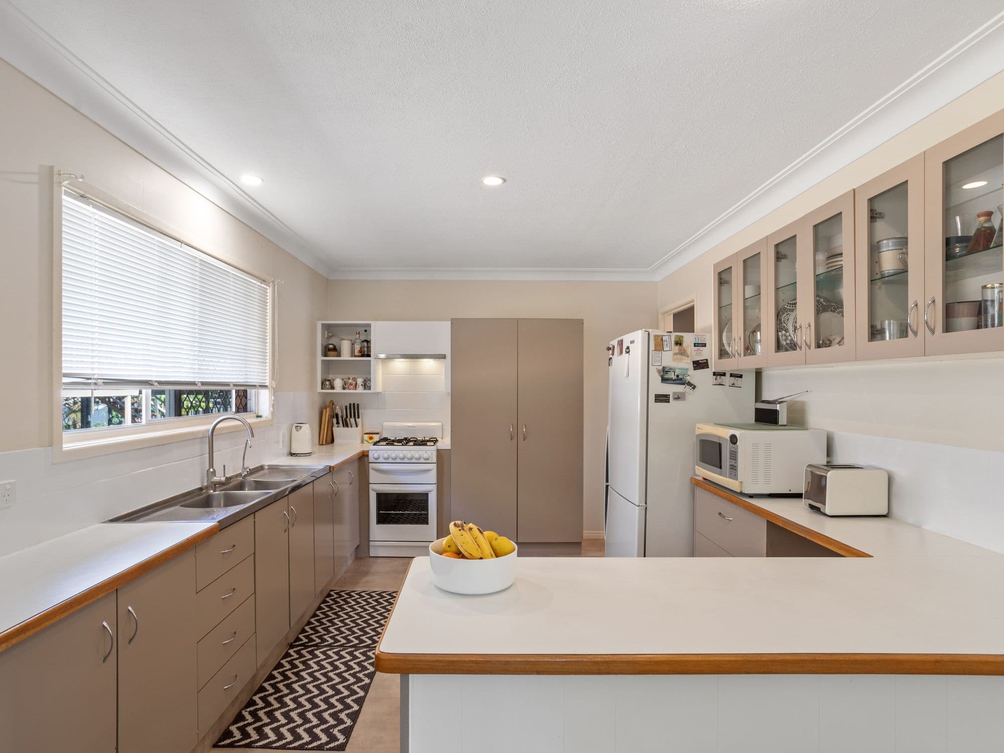 13 Larwon Terrace, Southport QLD 4215, Southport - Thumbnail 6