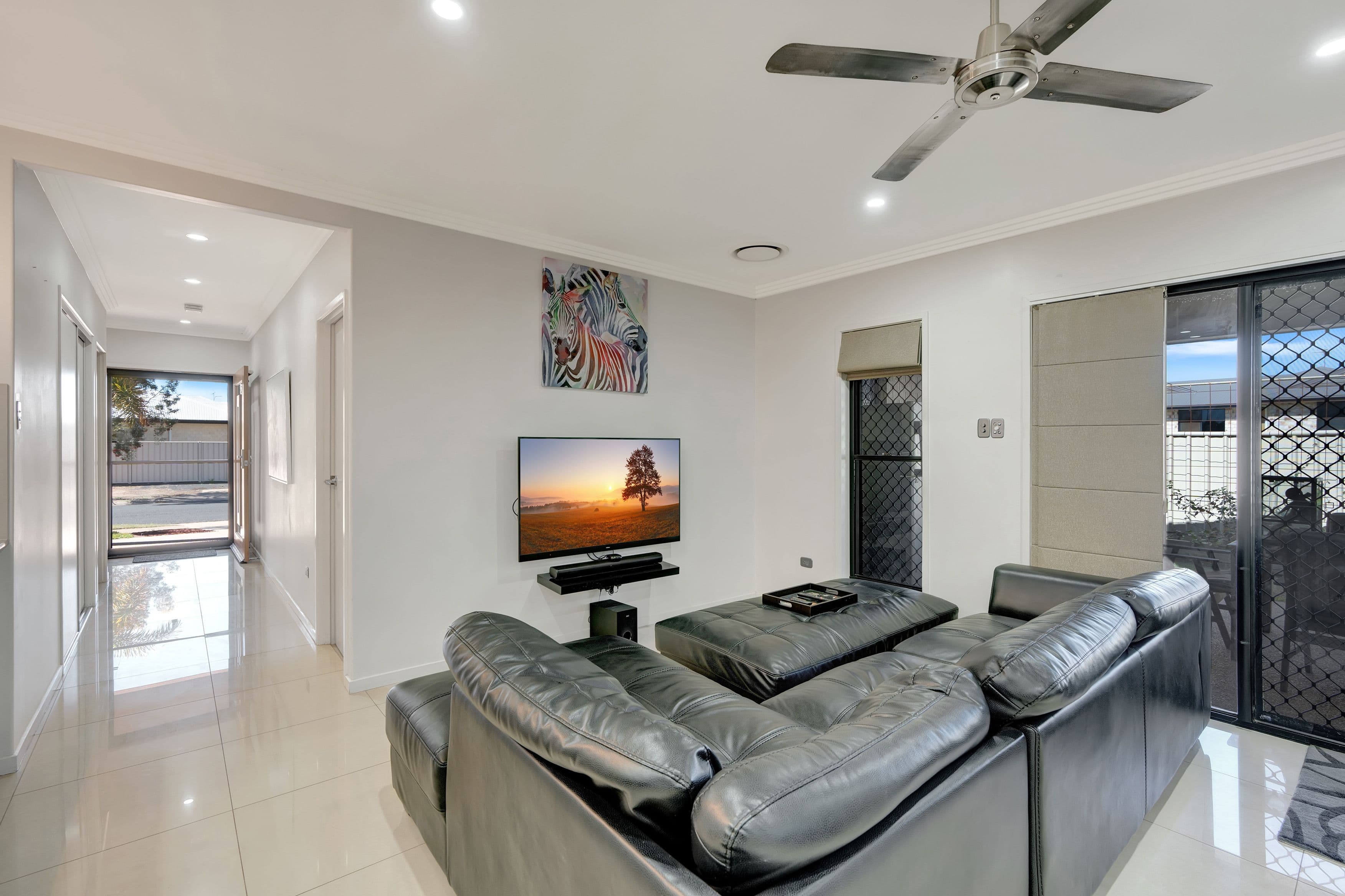 18 Berthun Street, Emerald QLD 4720, Emerald - Thumbnail 2
