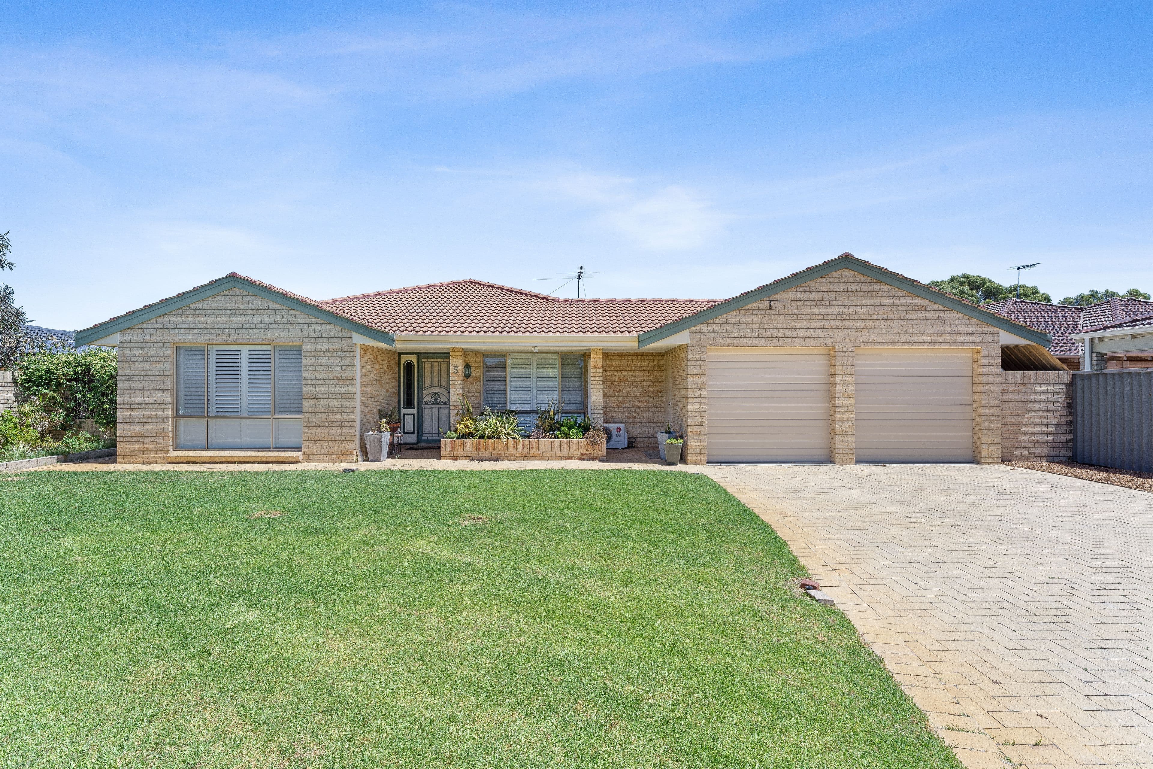 5 Walleroo Place, Rockingham WA 6168, Rockingham - Image 1