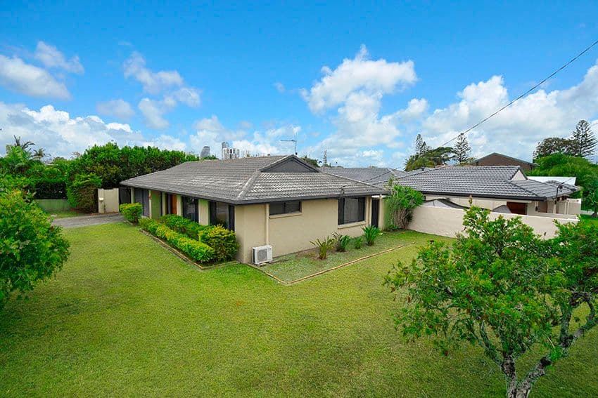 13 Verdichio Avenue, Mermaid Waters QLD 4218, Mermaid Waters - Thumbnail 7