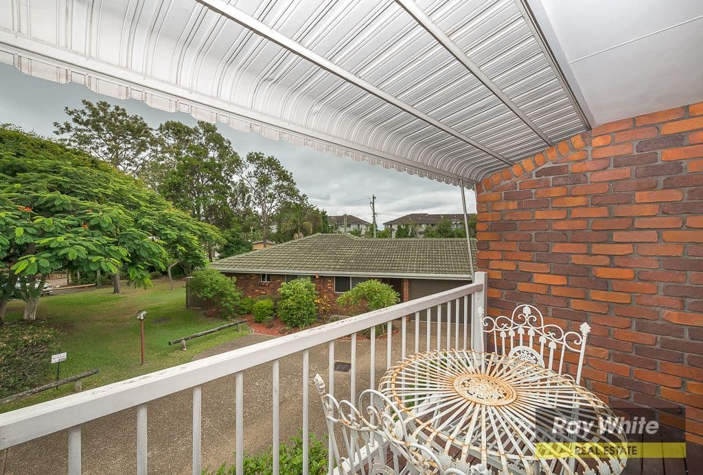 10 Hollywell Road, Biggera Waters QLD 4216, Biggera Waters - Thumbnail 2