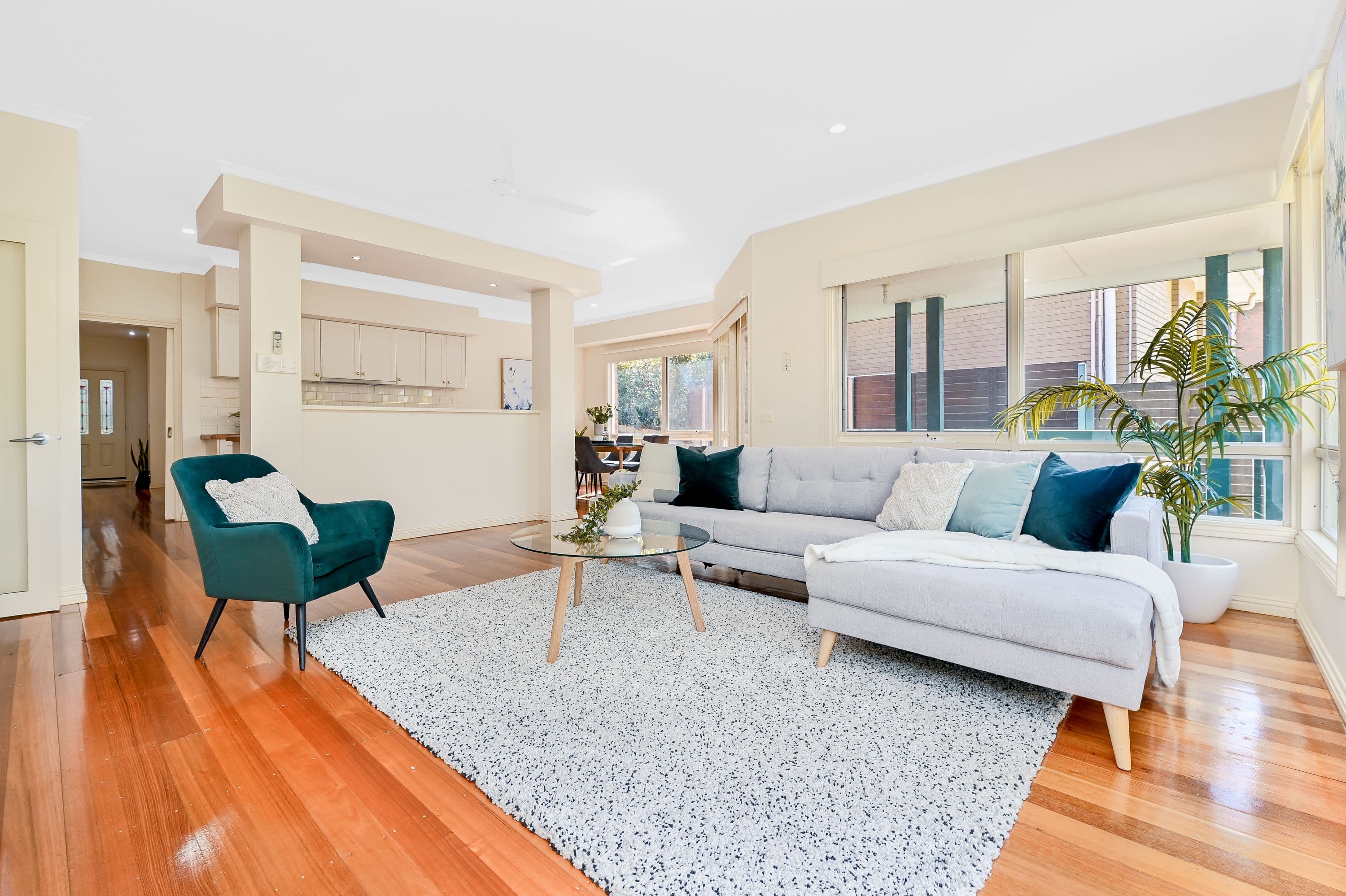 4 Dunsmuir Drive, Mount Waverley VIC 3149, Mount Waverley - Thumbnail 3