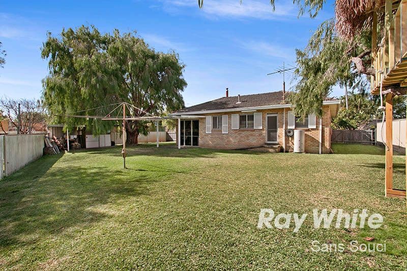 39 Russell Avenue, Sans Souci - Thumbnail 2
