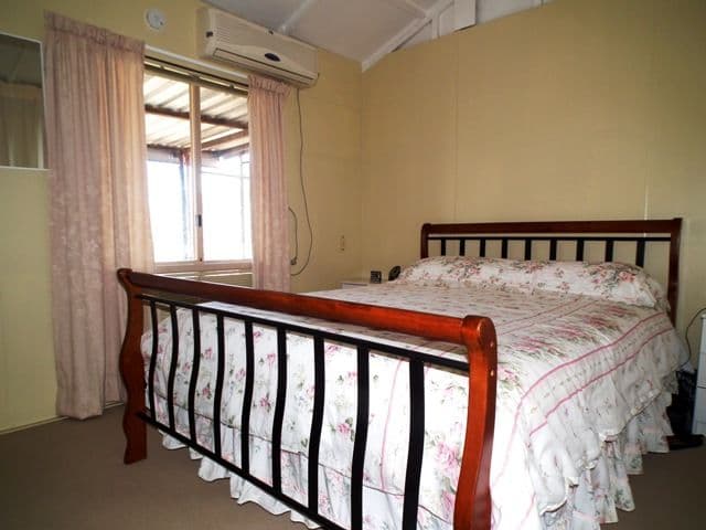 108 Rifle Range Road, SAPPHIRE QLD 4702, Sapphire Central - Thumbnail 7