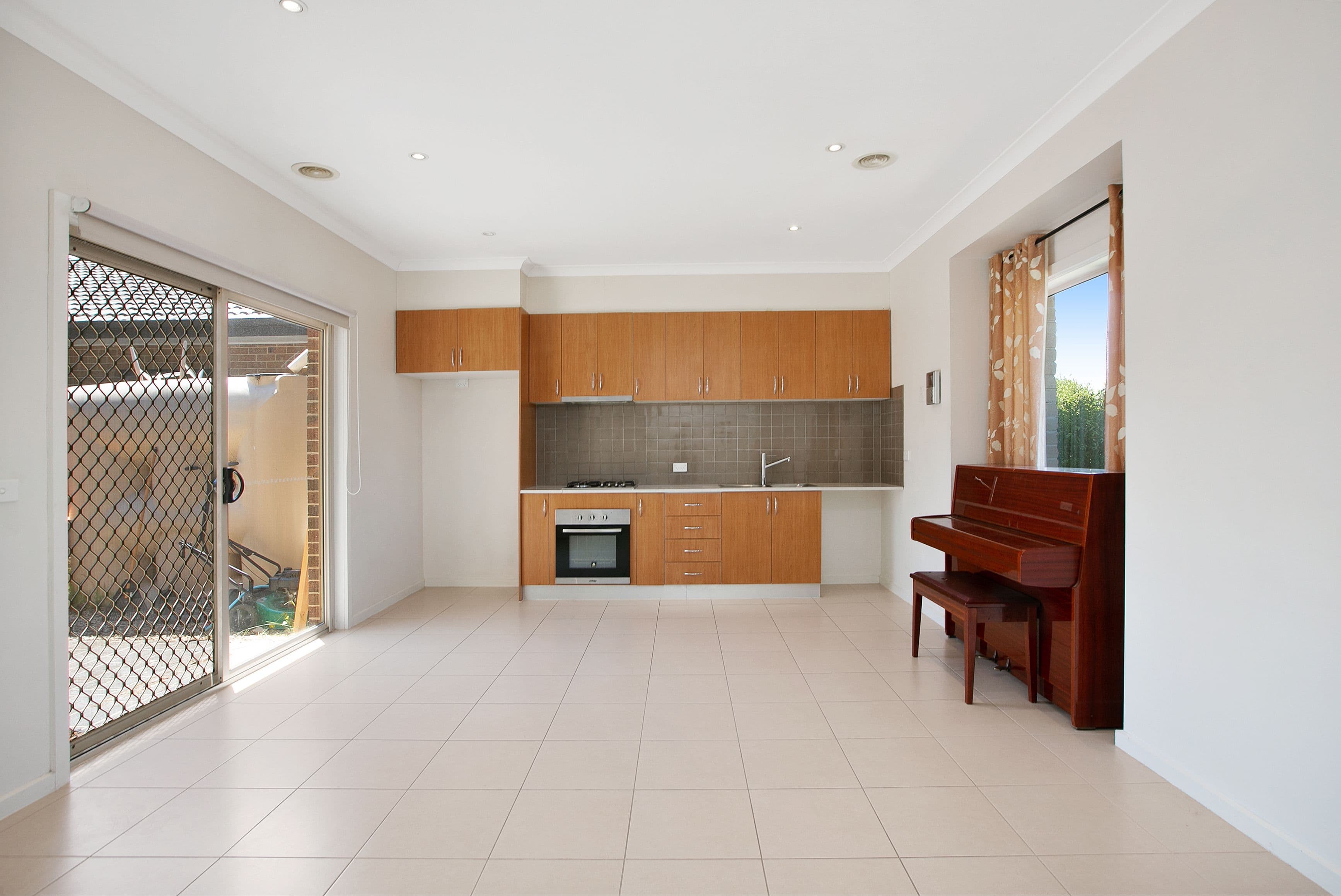 134 Alexander Avenue, Thomastown VIC 3074, Thomastown - Thumbnail 2