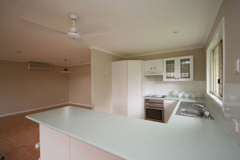 33 Crelga Court, MERRIMAC QLD 4226, Merrimac - Thumbnail 3