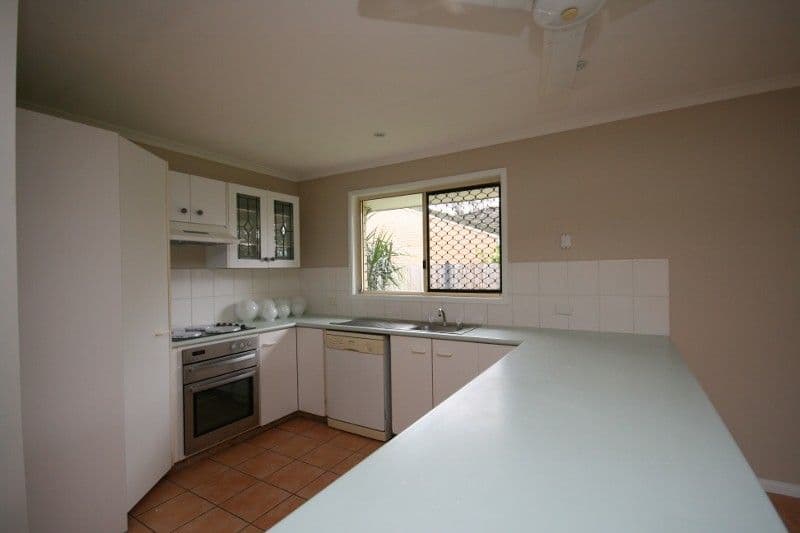 33 Crelga Court, MERRIMAC QLD 4226, Merrimac - Thumbnail 4