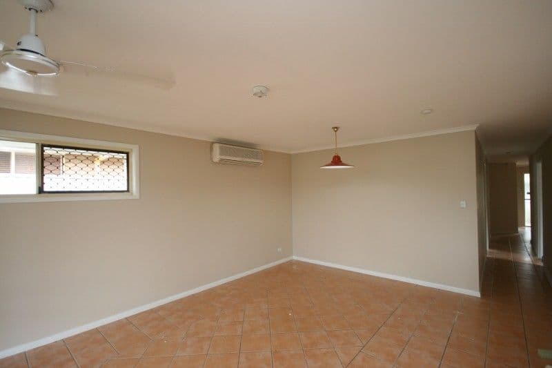 33 Crelga Court, MERRIMAC QLD 4226, Merrimac - Thumbnail 6
