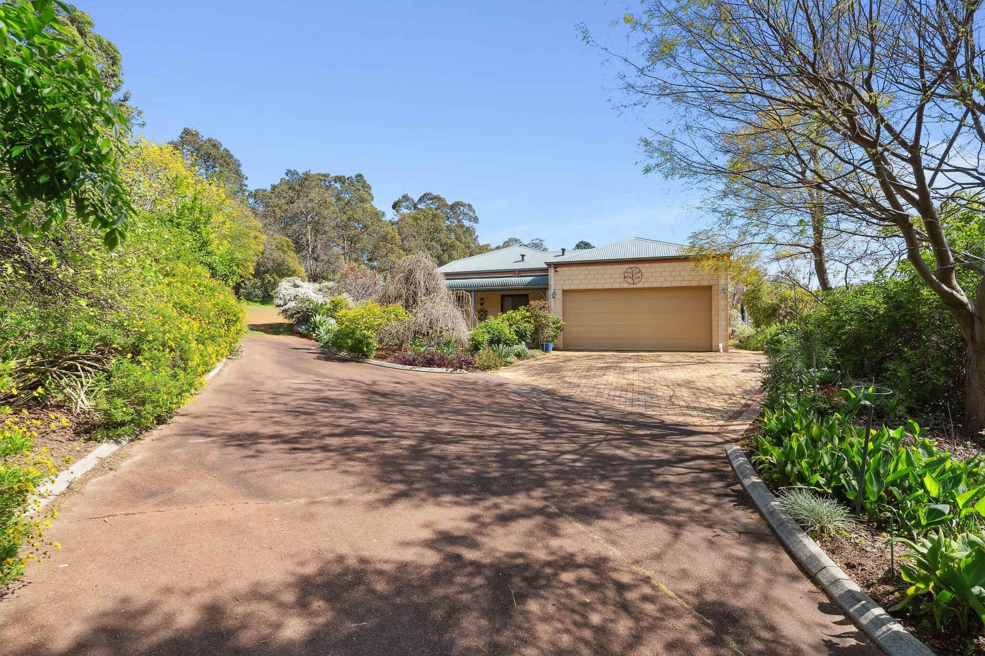 77 Stanhope Road, Kalamunda WA 6076, Kalamunda - Thumbnail 2