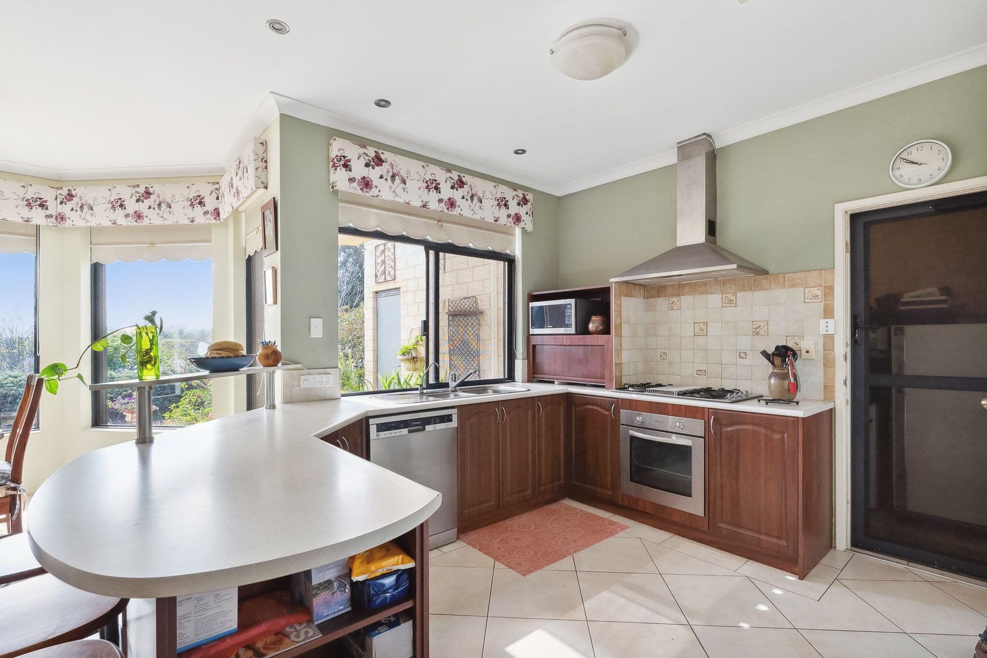 77 Stanhope Road, Kalamunda WA 6076, Kalamunda - Thumbnail 4