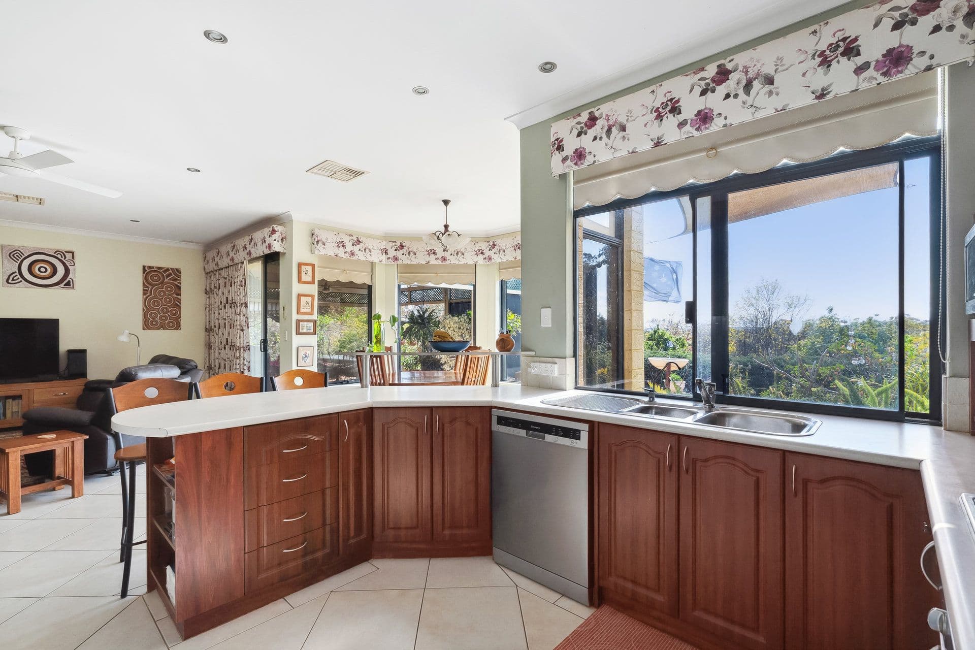 77 Stanhope Road, Kalamunda WA 6076, Kalamunda - Thumbnail 5