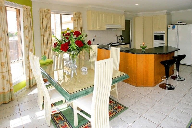 11 Glenwood Close, HOPPERS CROSSING VIC 3029, Hoppers Crossing - Thumbnail 2