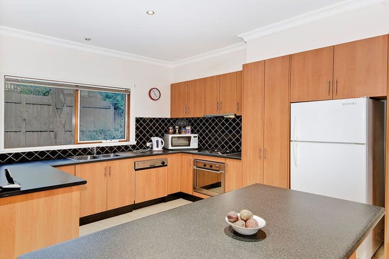 24 Dundee Avenue, CHADSTONE VIC 3148, Chadstone - Thumbnail 4