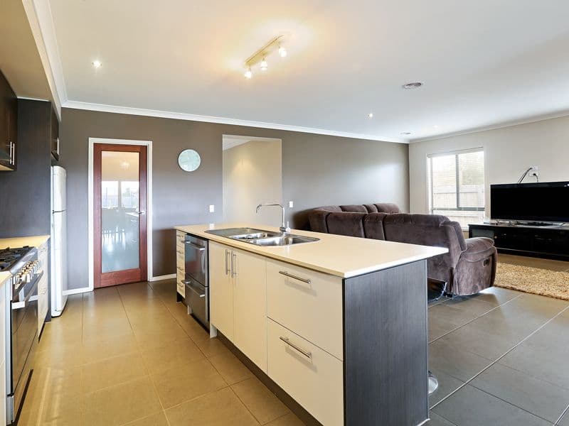 3 Grenache Drive, WAURN PONDS VIC 3216, Waurn Ponds - Thumbnail 3