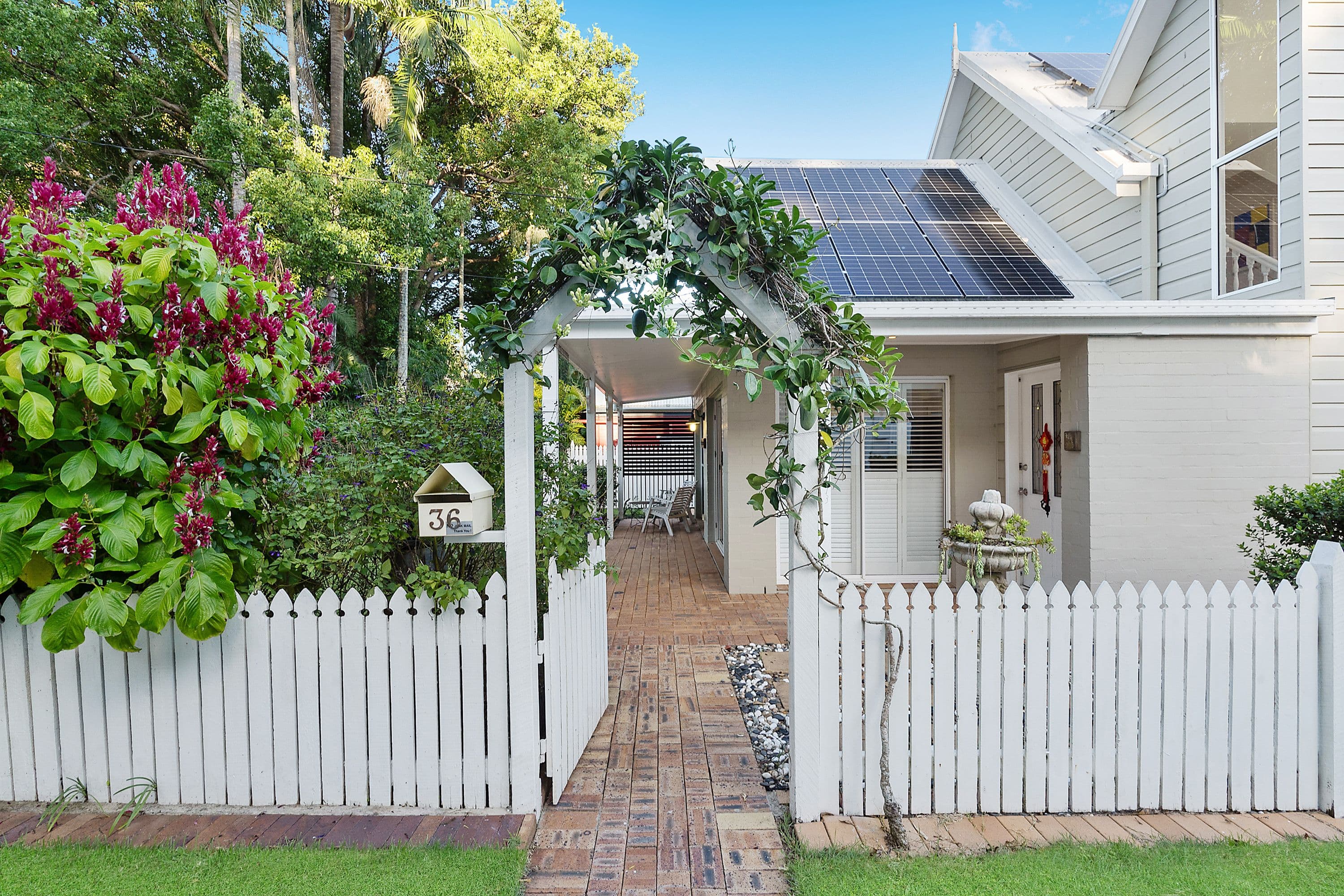 36 Richmond Street, Corinda QLD 4075, Corinda - Thumbnail 2