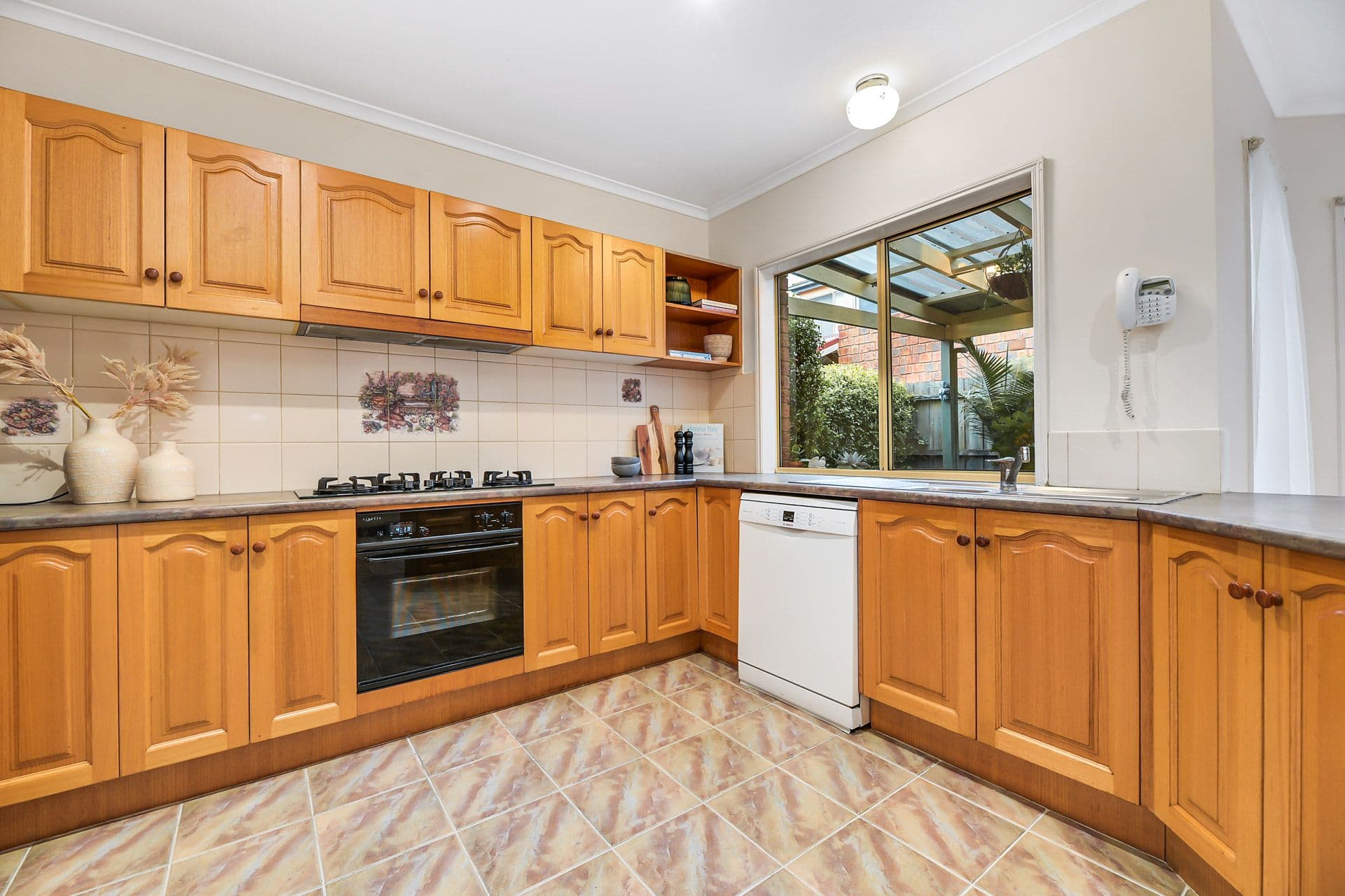 6 Floral Gardens, Narre Warren South VIC 3805, Narre Warren South - Thumbnail 4