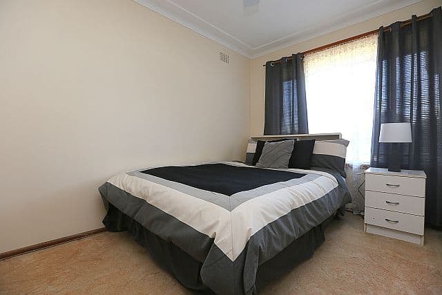 13 Surrey Avenue, GEORGES HALL NSW 2198, Georges Hall - Thumbnail 7