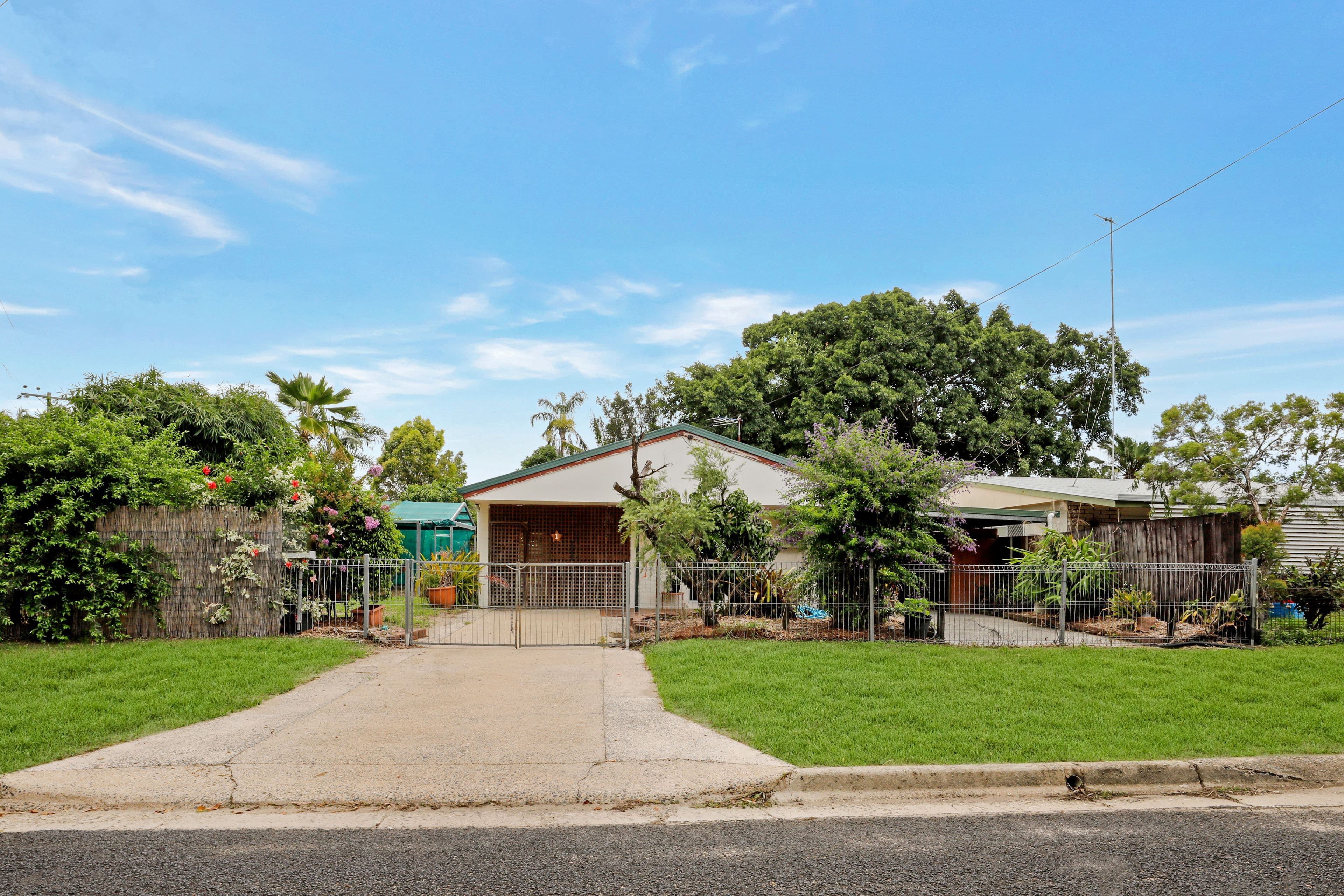 1 Granadilla, Holloways Beach QLD 4878, Holloways Beach - Image 1