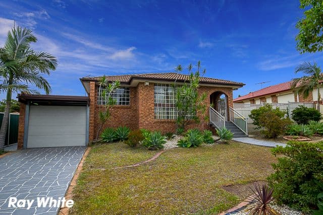 5 Keneally Crescent, EDENSOR PARK NSW 2176, Edensor Park - Thumbnail 2