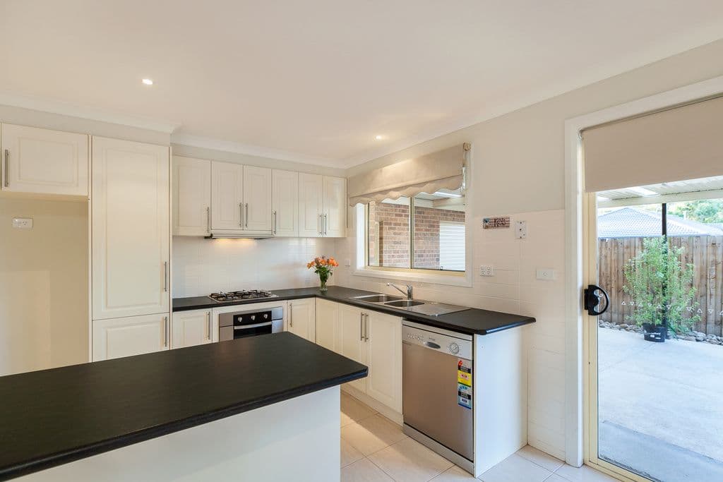 14 Chandler Drive, SOUTH MORANG VIC 3752, South Morang - Thumbnail 2