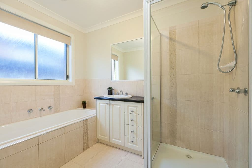 14 Chandler Drive, SOUTH MORANG VIC 3752, South Morang - Thumbnail 8