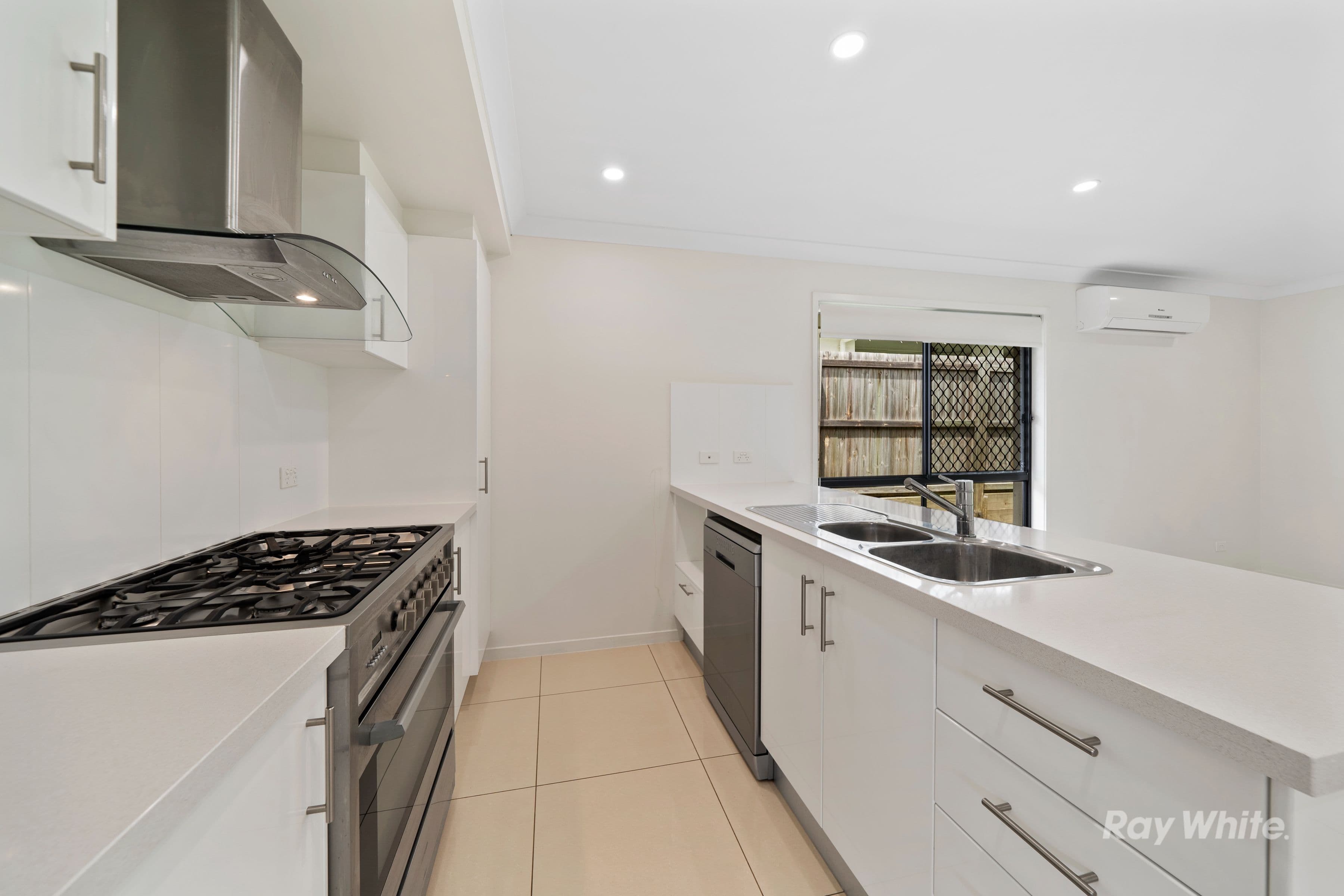 21 Weedbrook Street, Park Ridge QLD 4125, Park Ridge - Thumbnail 2