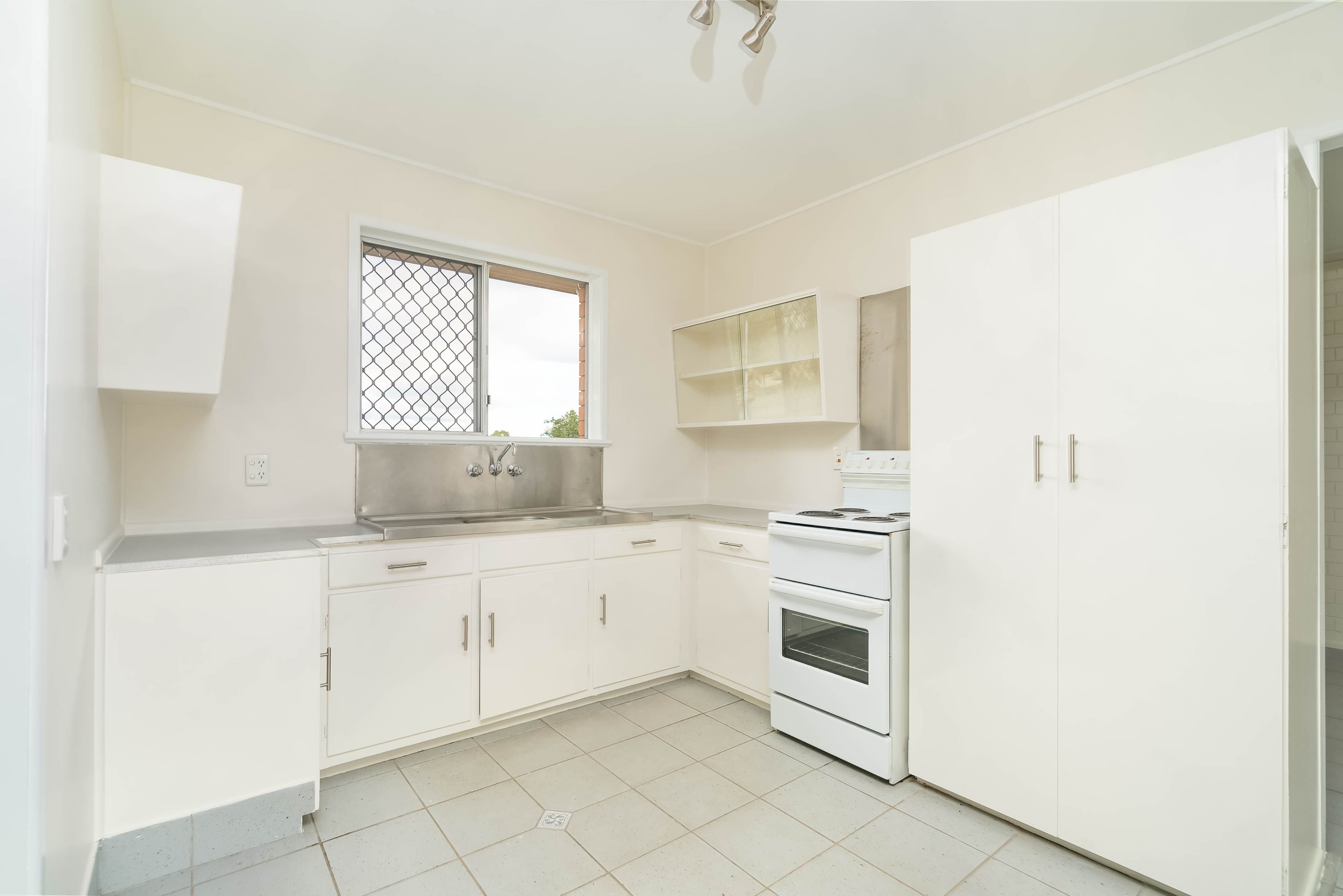 14 Powells Road, Yamanto QLD 4305, Yamanto - Thumbnail 3