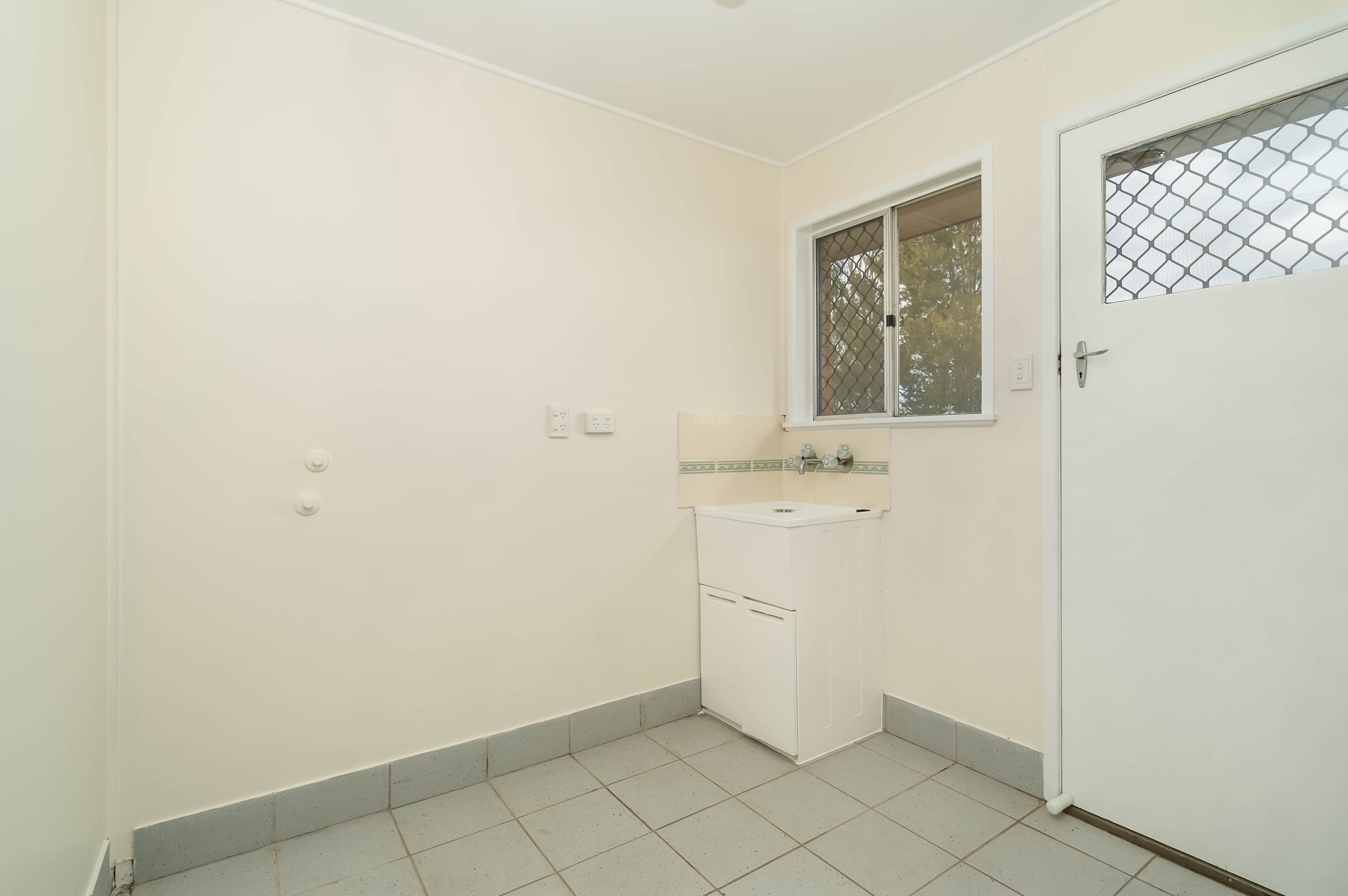 14 Powells Road, Yamanto QLD 4305, Yamanto - Thumbnail 7