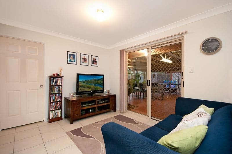 4 Niblick Way, REDLAND BAY QLD 4165, Redland Bay - Thumbnail 6