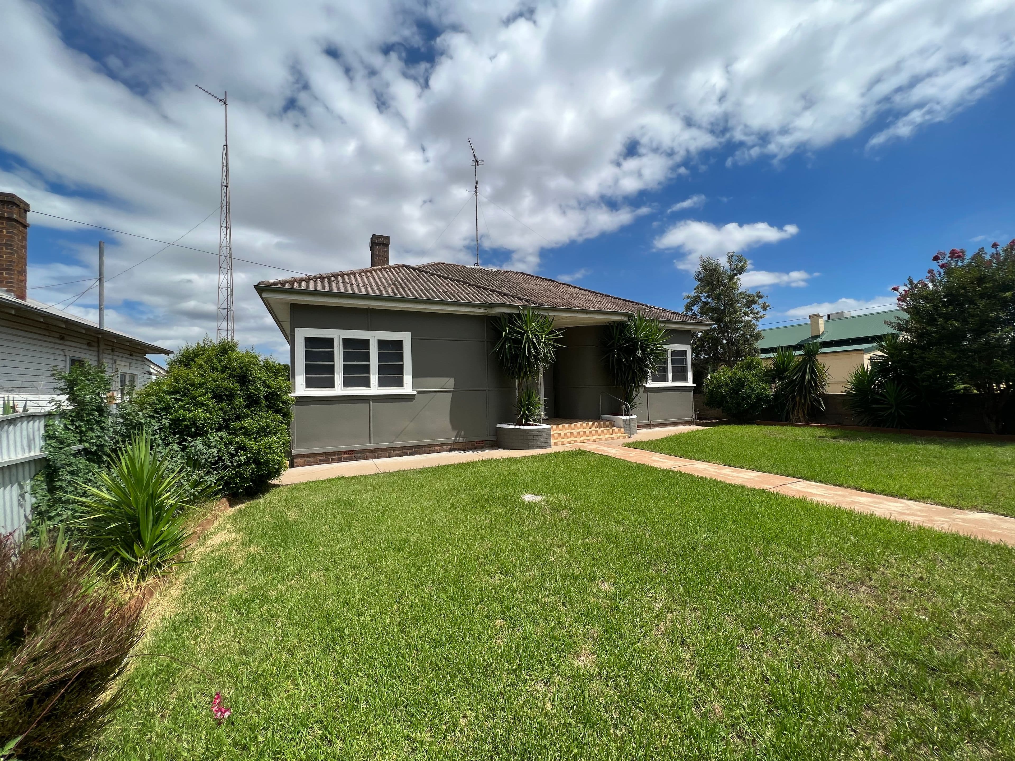 28 Operator Street, West Wyalong NSW 2671, West Wyalong - Thumbnail 2