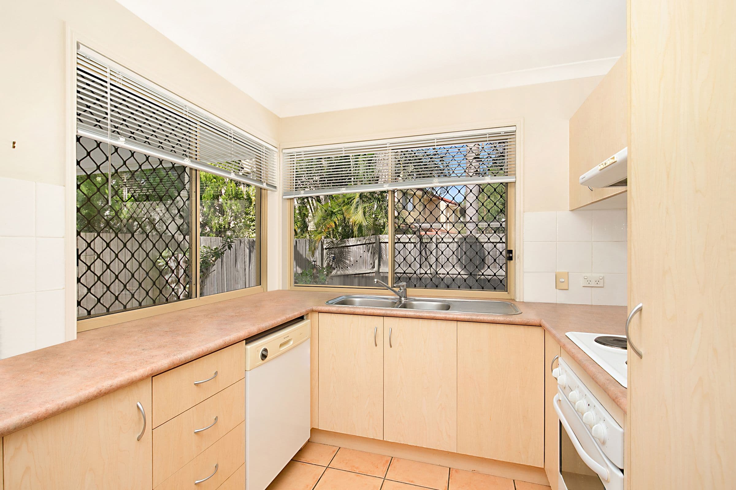 6 Samanthas Way, Slacks Creek QLD 4127, Slacks Creek - Thumbnail 3