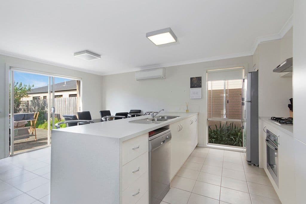 3-4 Ellen Close, Grovedale VIC 3216, Grovedale - Thumbnail 2