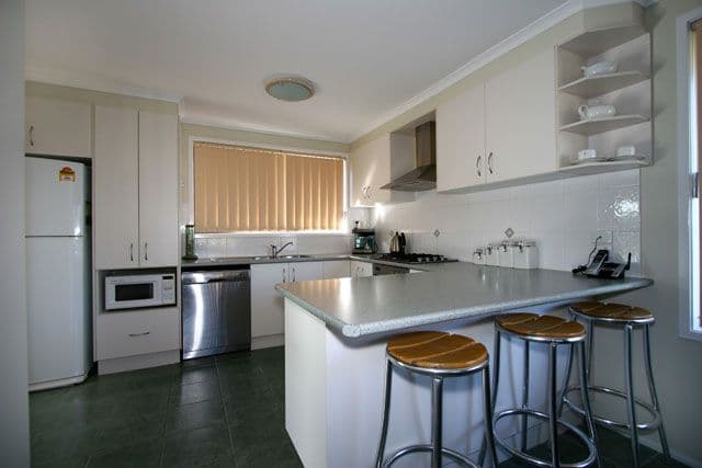 6 Cobbledick Court, Traralgon VIC 3844, Traralgon - Thumbnail 2