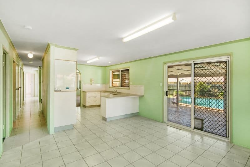 10 Linthaven Drive, Rothwell QLD 4022, Rothwell - Thumbnail 4