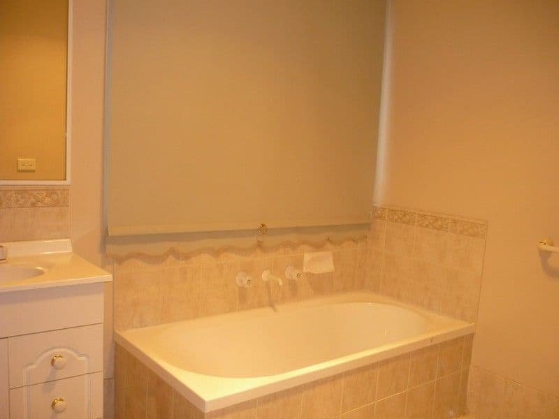 106  Rosella Ave,, WERRIBEE VIC 3030, Werribee - Thumbnail 2