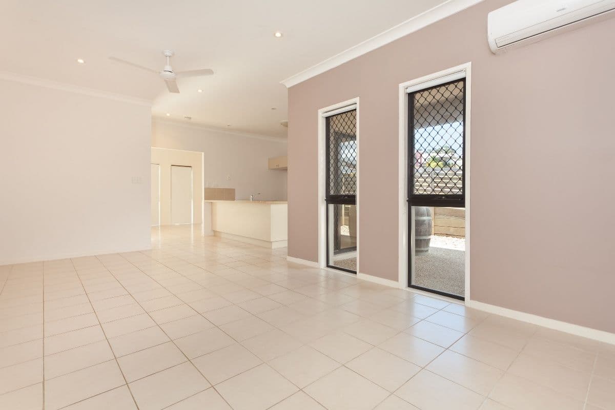 288 Lakeside Avenue, SPRINGFIELD LAKES QLD 4300, Springfield Lakes - Thumbnail 3