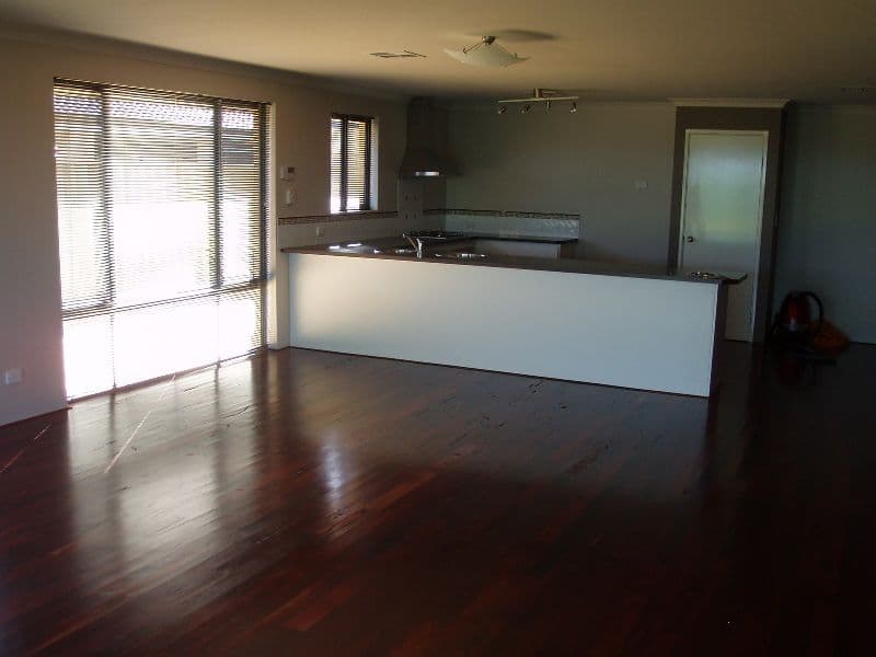 24 MONTILLA Crescent, PORT KENNEDY WA 6172, Port Kennedy - Thumbnail 4