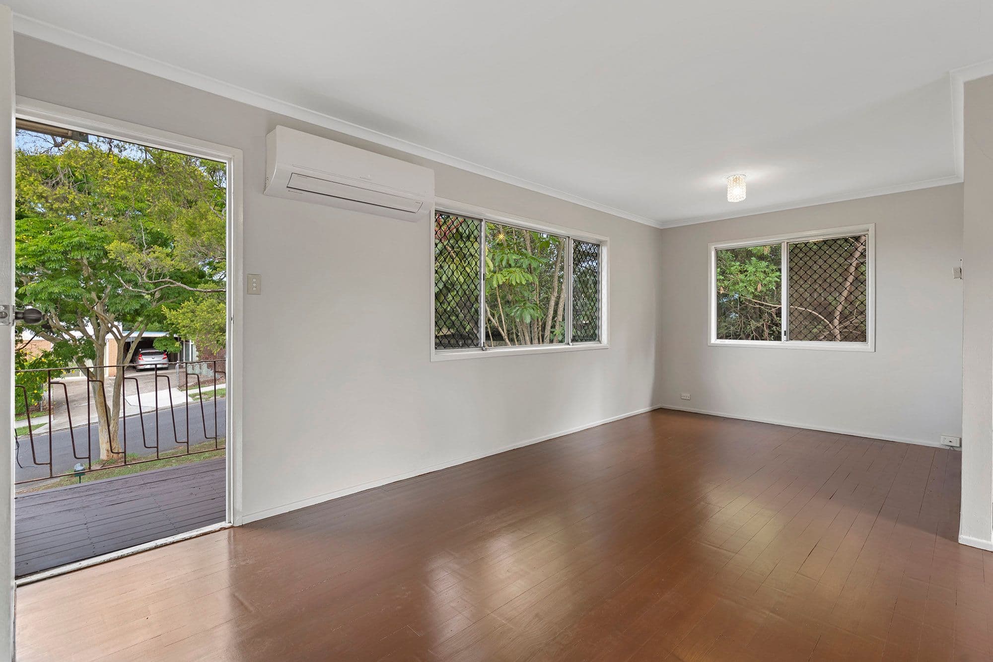 10 Stuart Street, Woodridge QLD 4114, Woodridge - Thumbnail 4
