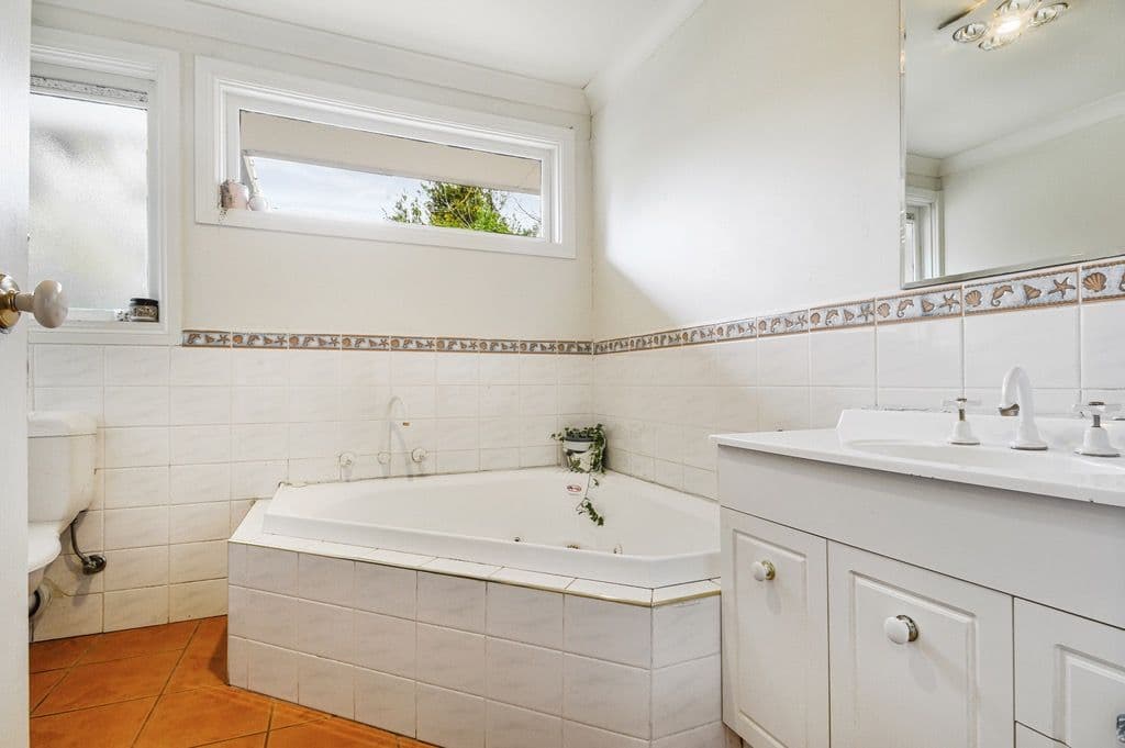 15 Arkarra Court, Mooroolbark VIC 3138, Mooroolbark - Thumbnail 8
