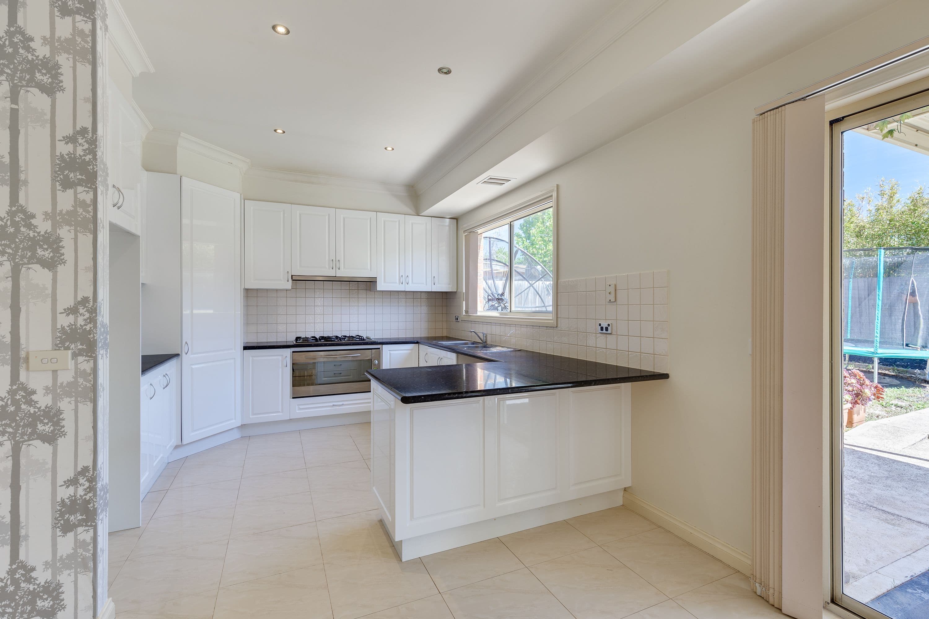 165 The Lakes Boulevard, South Morang VIC 3752, South Morang - Thumbnail 2