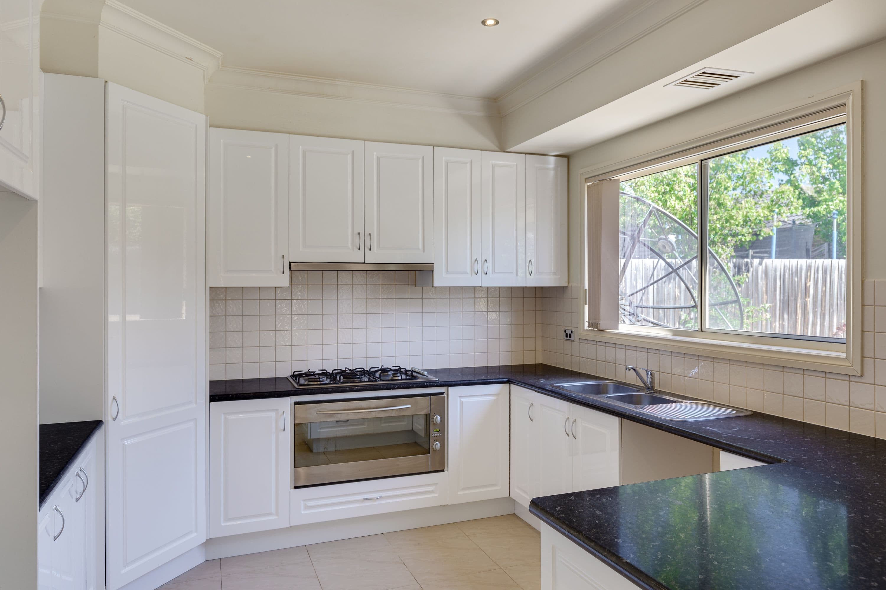 165 The Lakes Boulevard, South Morang VIC 3752, South Morang - Thumbnail 4